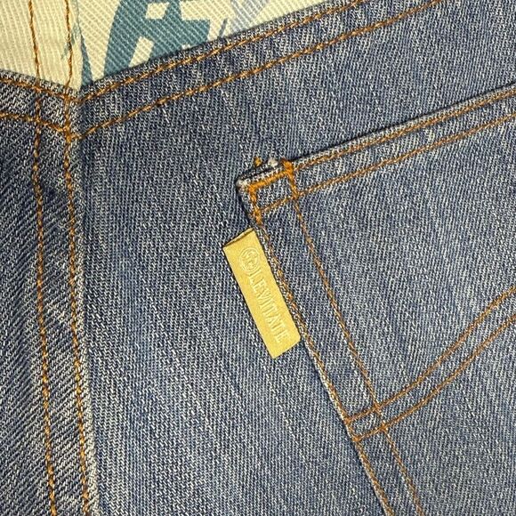 NWOT Levitate Distressed Denim Shorts Blue Floral Patchwork‎ Accents Size 25 - Picture 7 of 9